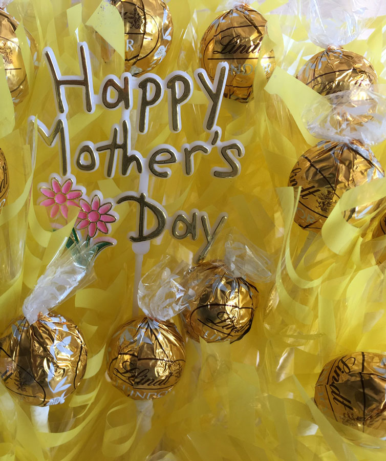 Chocolate Mother’s Day Bouquet Lindt Truffle, Lindt White Truffle